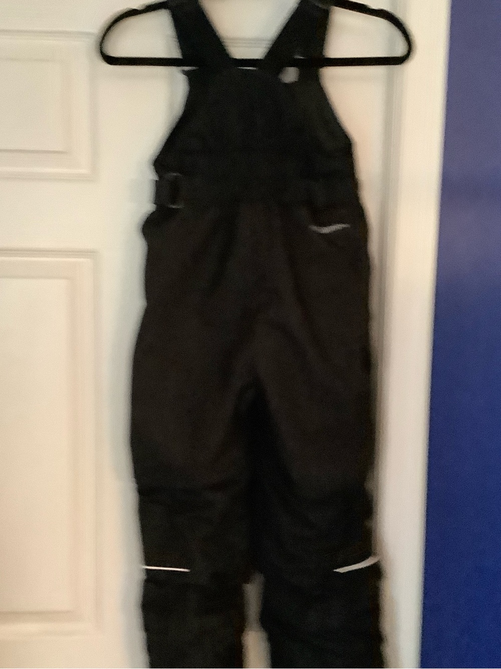 Columbia Small Bib Ski Pants. 22” inseam that extends to 24”.